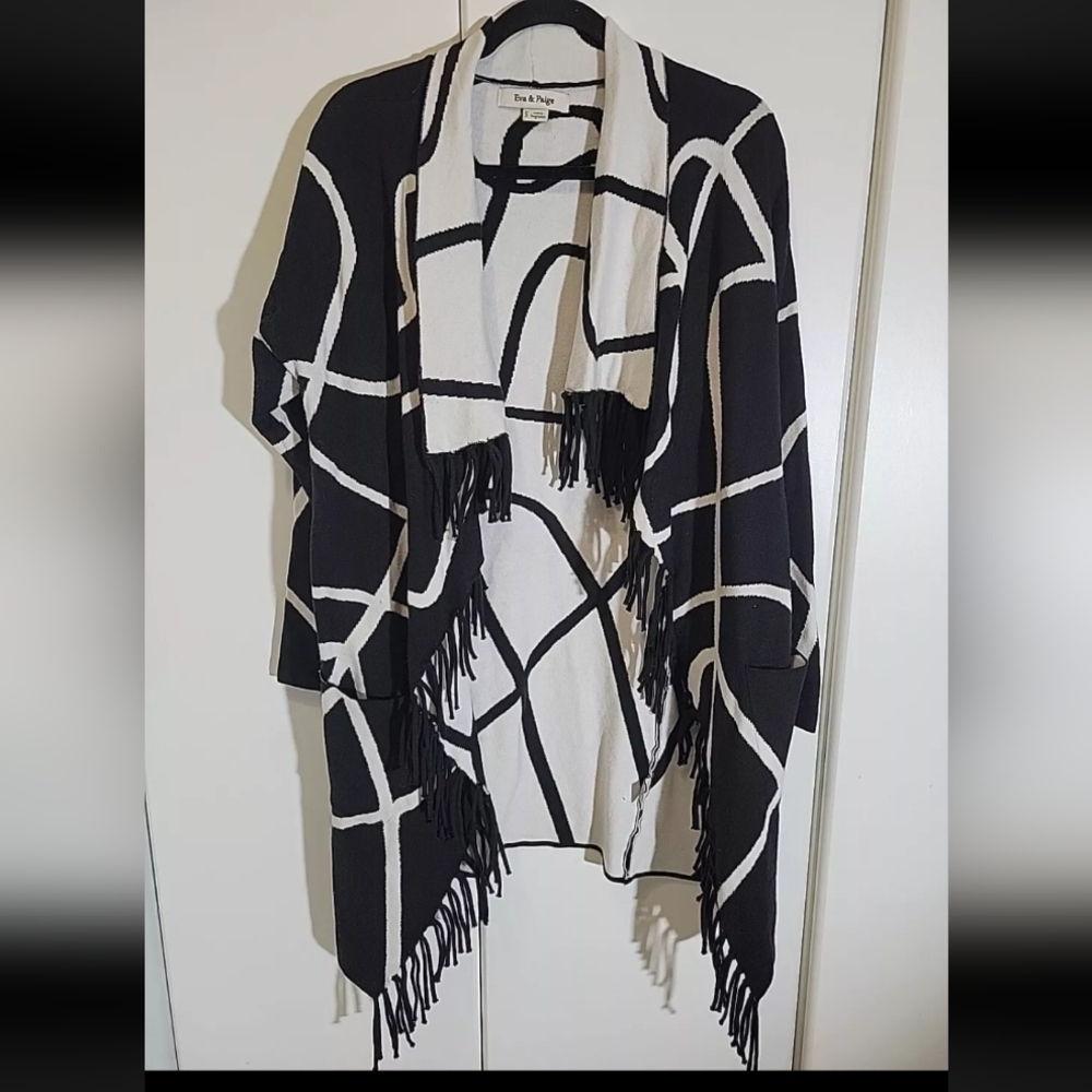 Eva & Paige Cardigan Size Small